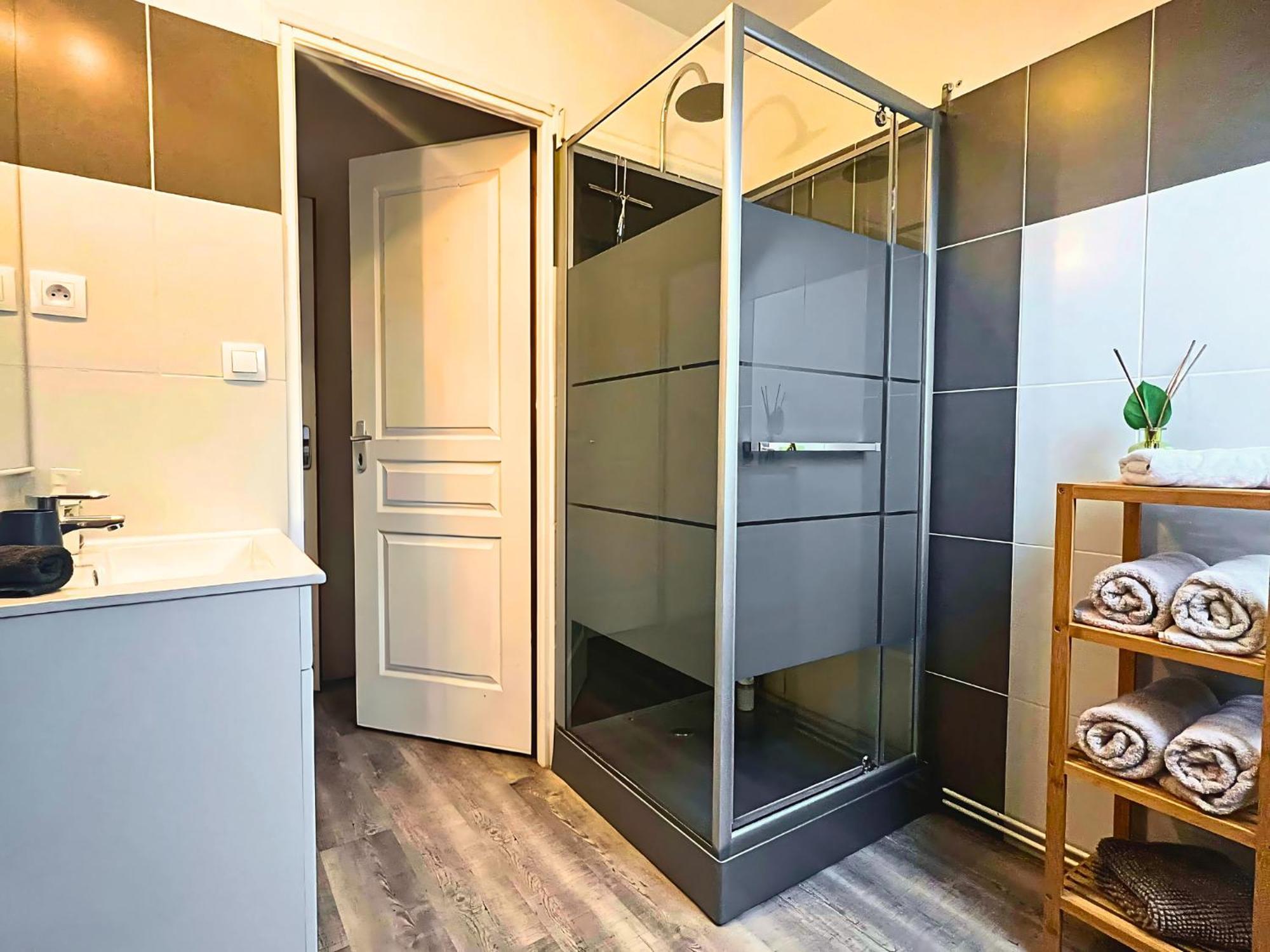 Studio En Plein Centre De Saint-Omer - A 5 Min De La Gare, Parking Gratuit Saint-Omer (Pas-de-Calais) Exterior photo